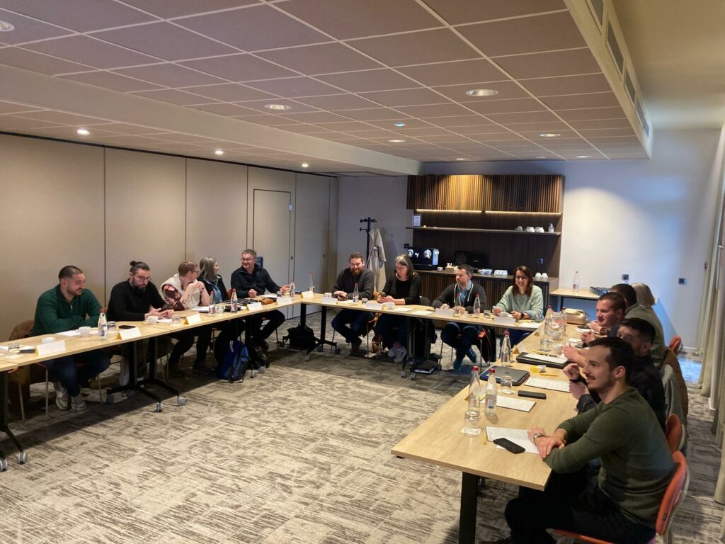 a707693a-e427-429d-8a8c-c49d2237318e-1024x768 Qui sommes nous ?